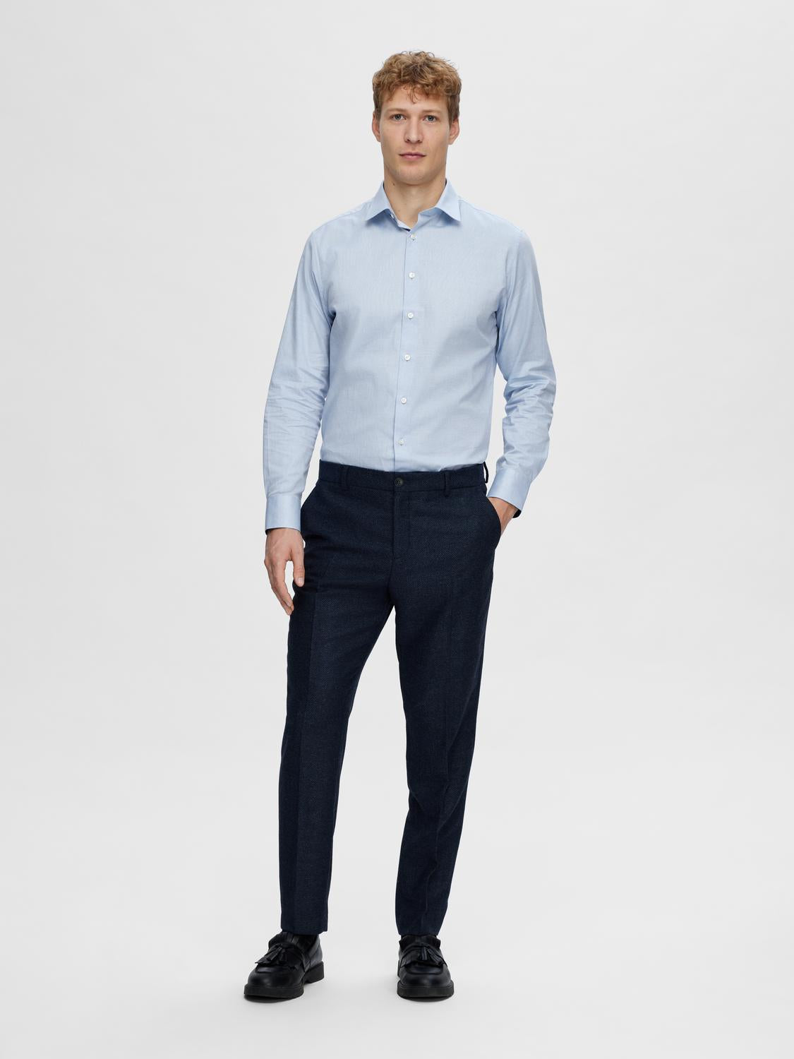 model_shot-front_full